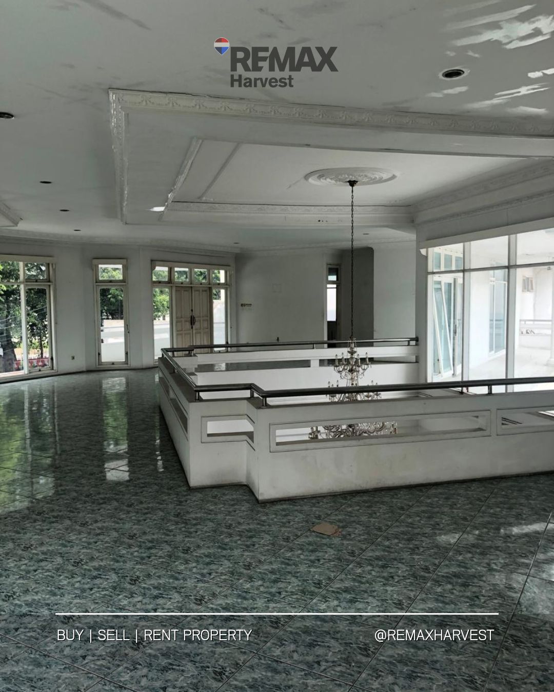 Rumah Luas dan Private Pool di Lebak Bulus 4