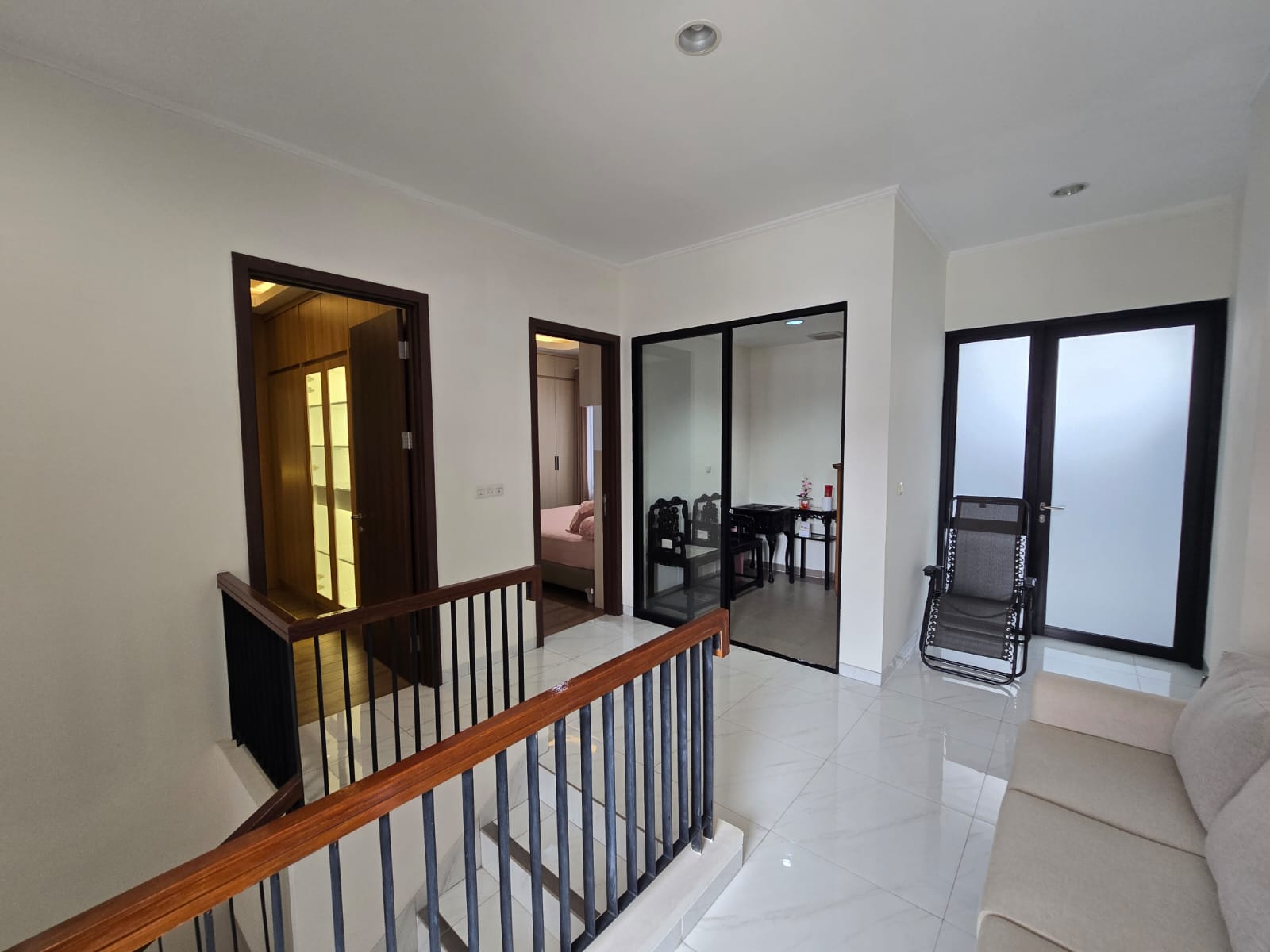 Rumah Cantik Survana Sutra 2